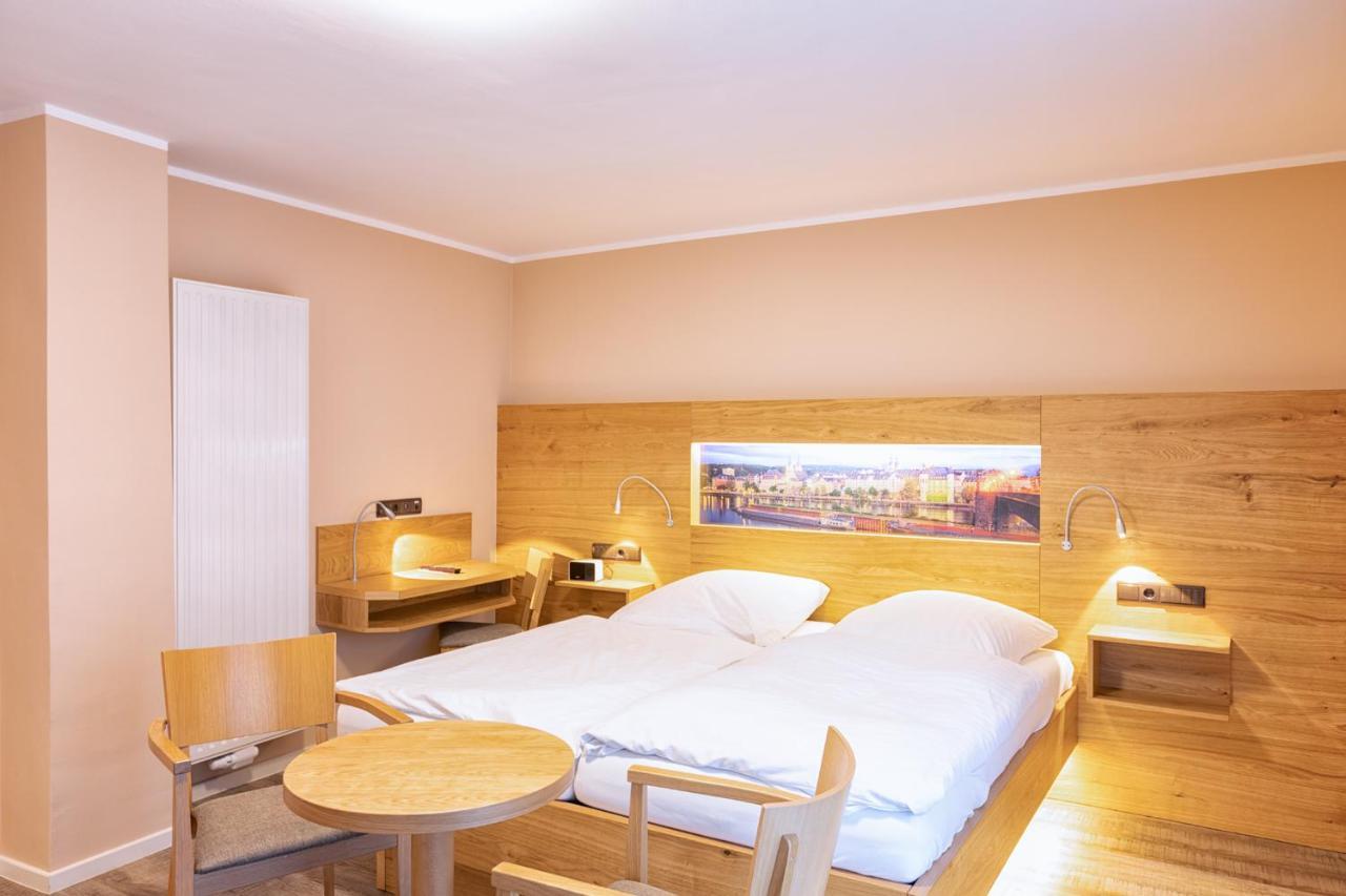 Hotel-Restaurant Weinhaus Grebel Κόμπλεντς Εξωτερικό φωτογραφία
