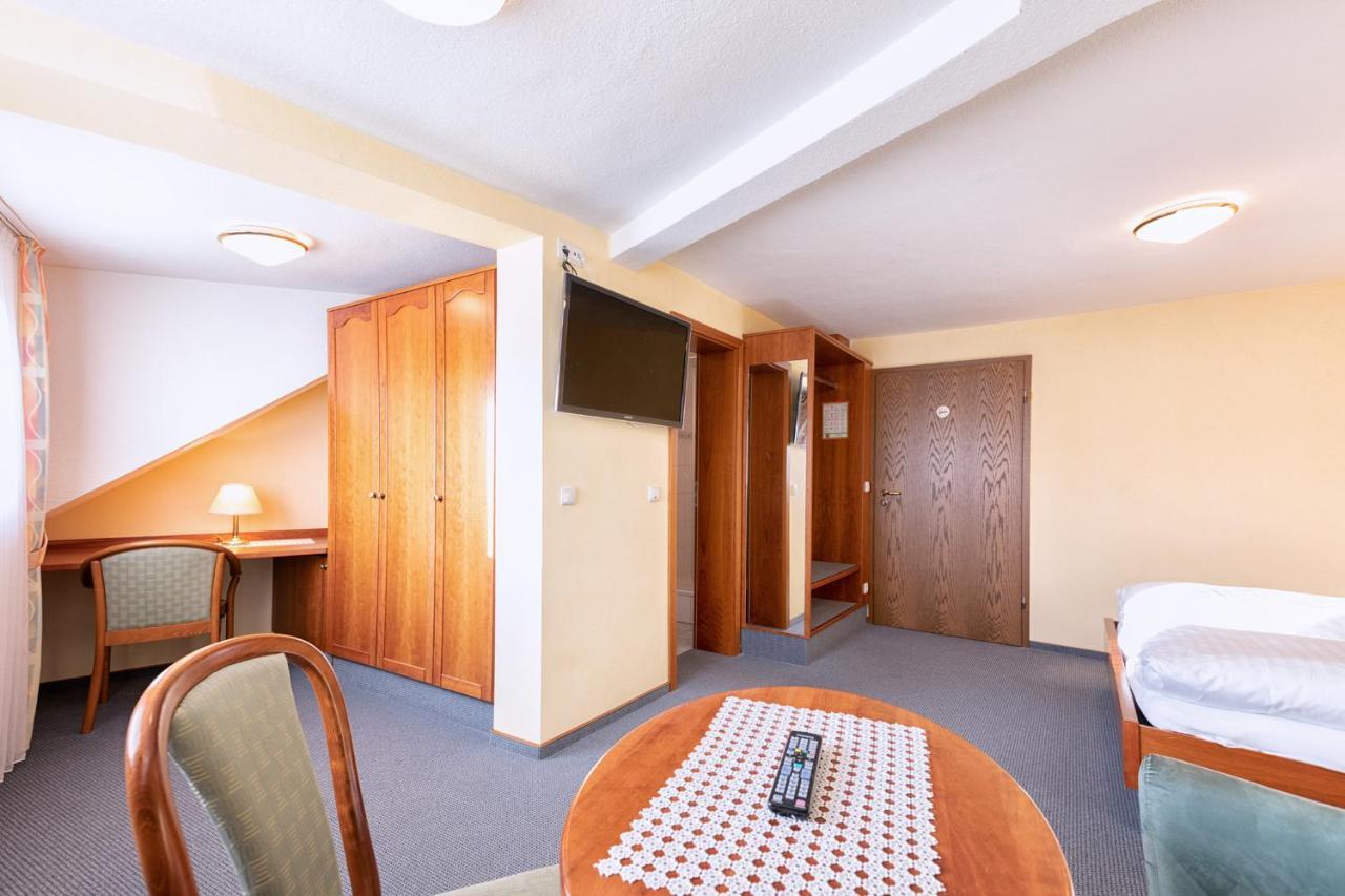 Hotel-Restaurant Weinhaus Grebel Κόμπλεντς Εξωτερικό φωτογραφία